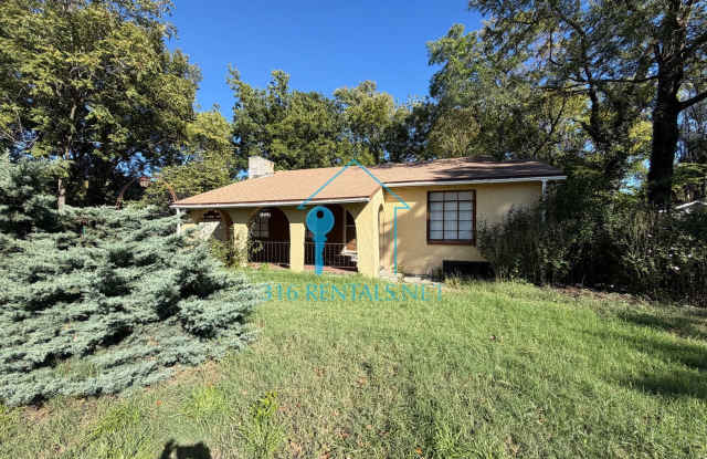 $1550 - 4 bed 2 bath - Single Family Home Gallery 1