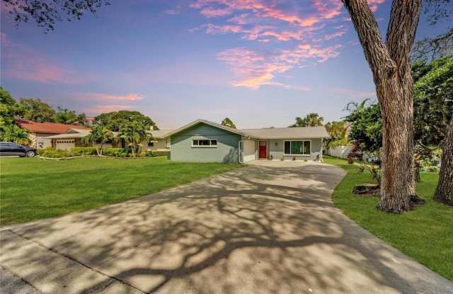 1004 PENINSULA AVENUE - 1004 Peninsula Avenue, Tarpon Springs, FL 34689
