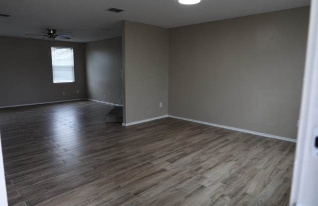 5105 Cliff Oaks Drive Gallery 3