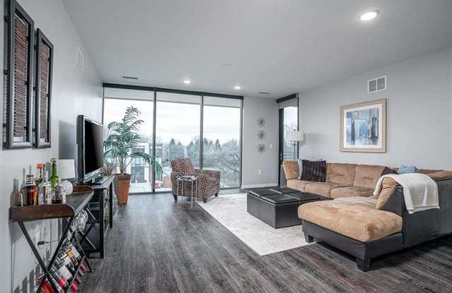 1 University Way - 414 photos photos