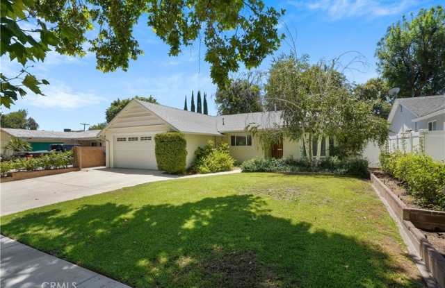 23916 Archwood Street Gallery 2