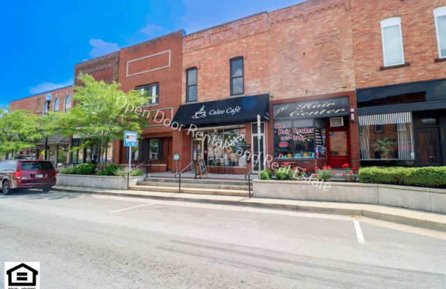 113 1/2 W Maumee St photos photos