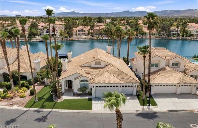 2933 Harbor Cove Drive Gallery 1