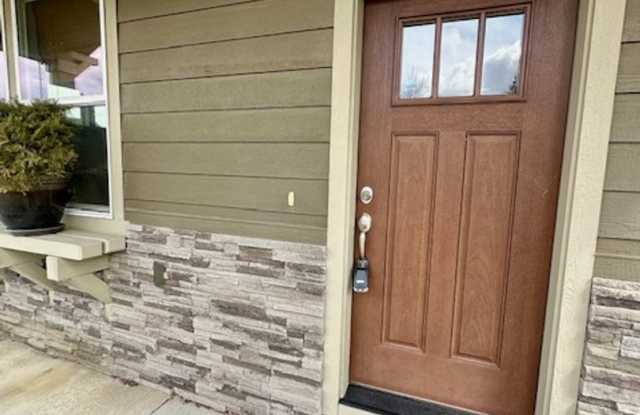 Beautiful Single-Level Hayden Home with Private Yard & 3-Car Garage Gallery 3