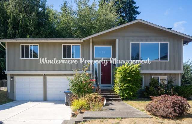 Gorgeous, Spacious 4 bed Home, CK Schools, LARGE fully fenced yard photos photos