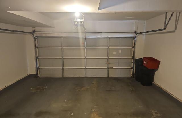 7561 Hyatts Lane, Gallery 3