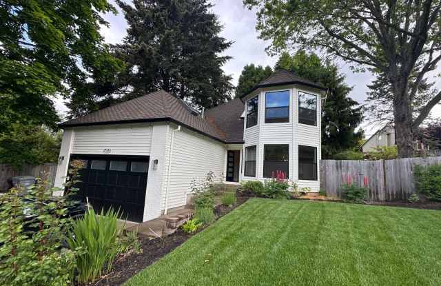 Exquisite 3 Bedroom, 3 Bath Home for Rent in Coveted West Linn, views! Pets OK - walkthrough video photos photos
