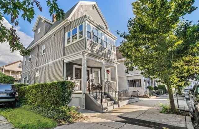 33 Wisconsin Ave. photos photos