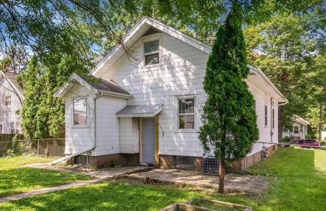 1050 17th Street NE, Cedar Rapids photos photos