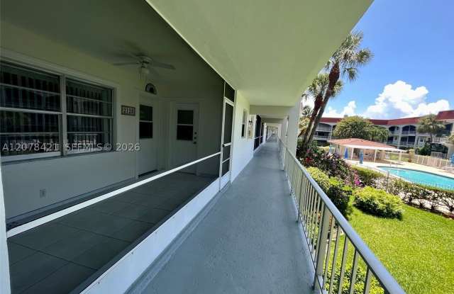 581 Blue Heron Dr Gallery 4