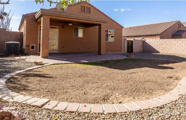Charming Northwest Tucson Home: 3 Bed, 2 Bath with 2-Car Garage & Covered Patio Gallery 3