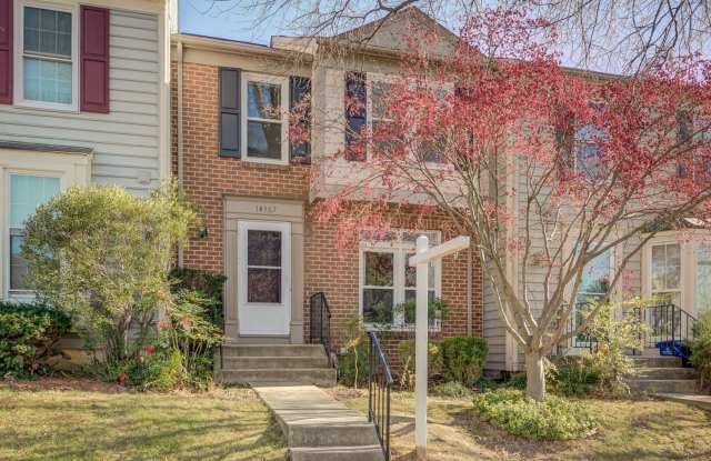 A Lovely Brick-Front Town House photos photos A Lovely Brick-Front Town House photos photos