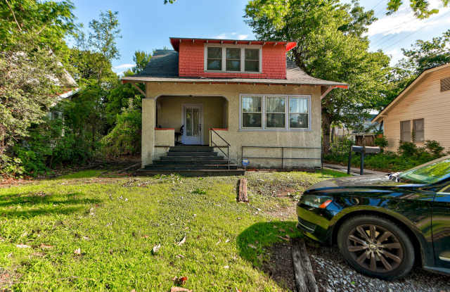 321 East Duffy Street, APT A Gallery 1