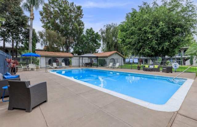Vio Cerritos photos photos