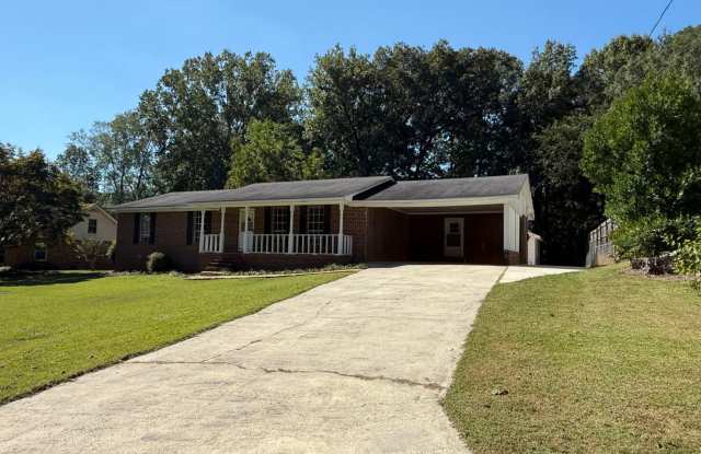 CHARMING UPDATED HOME FOR RENT IN GUNTERSVILLE, AL! - 2212 Hickory Hill Drive, Guntersville, AL 35976