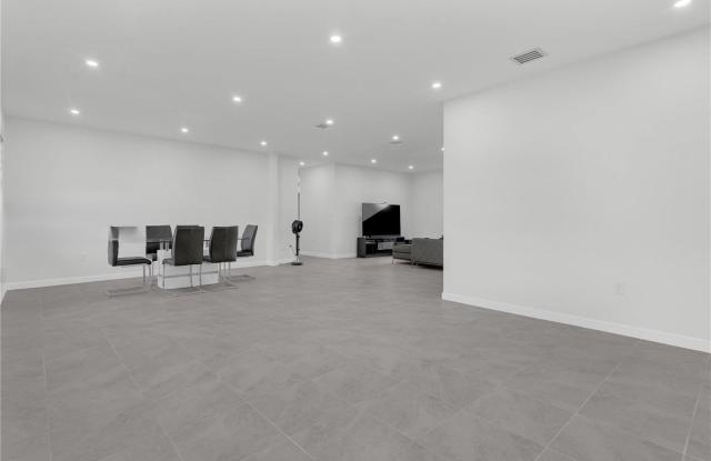 27306 Southwest 161st Court Gallery 3