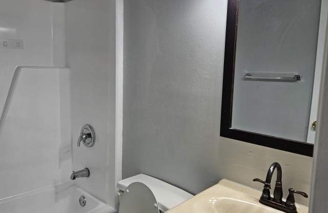 205 Berry Tree Pl
Brandon, FL 33510-4353-1 Gallery 2