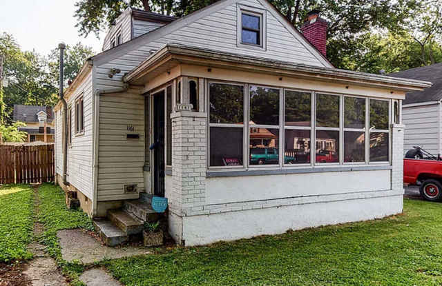 Welcome to 1161 Lincoln! 2 bedrooms & 1.5 bths photos photos Welcome to 1161 Lincoln! 2 bedrooms & 1.5 bths photos photos