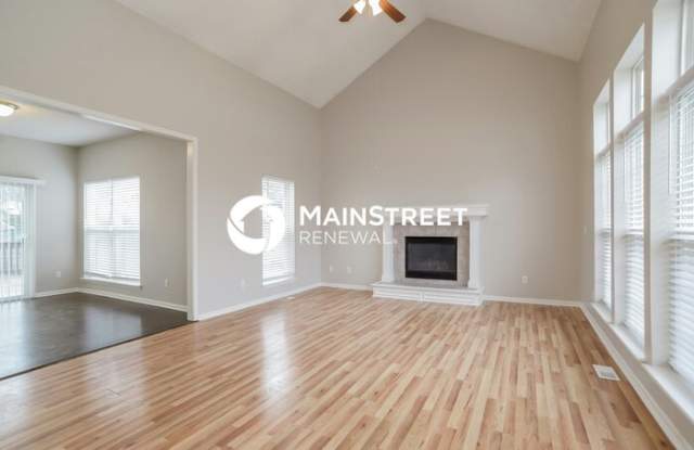 633 Southeast James Court Gallery 2