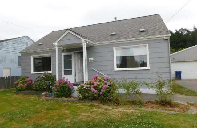 Two Story Single Family House with 2.5 Car Garage photos photos