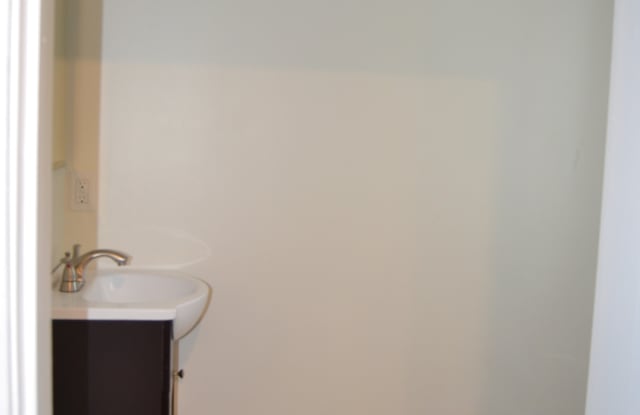 64 Eastford Road Gallery 4