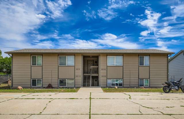 6652 Provincial Drive - 1 photos photos