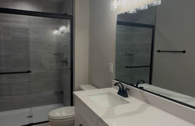 3 Bed, 2.5 bath Townhome Gallery 3