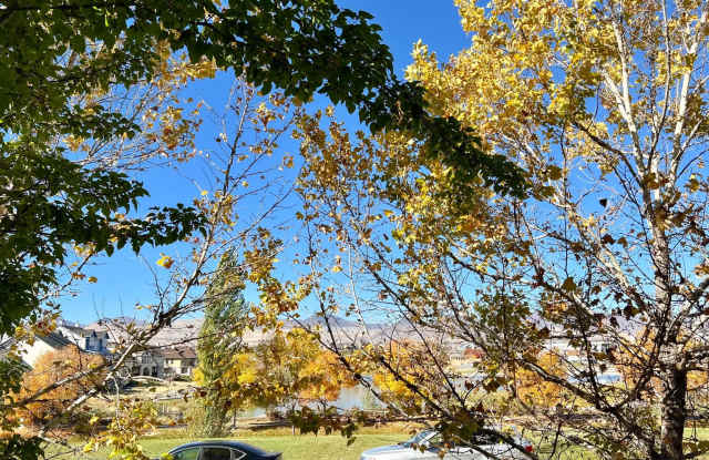 Fully Furnished Townhouse with Lake Views photos photos