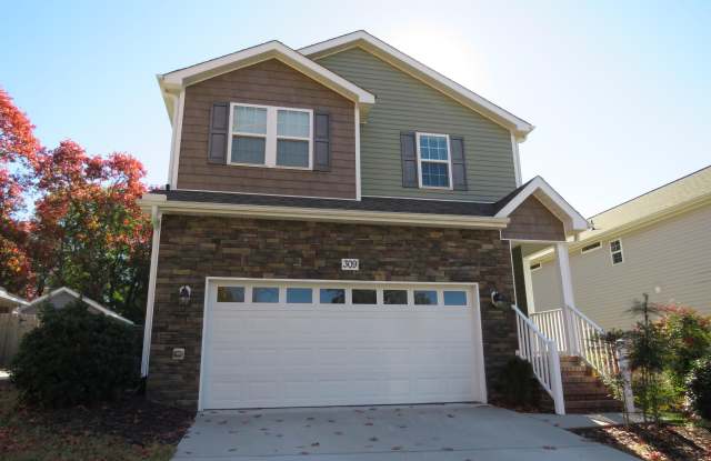 309 N Saylor Street - 309 North Saylor Street, Southern Pines, NC 28387 309 N Saylor Street - 309 North Saylor Street, Southern Pines, NC 28387