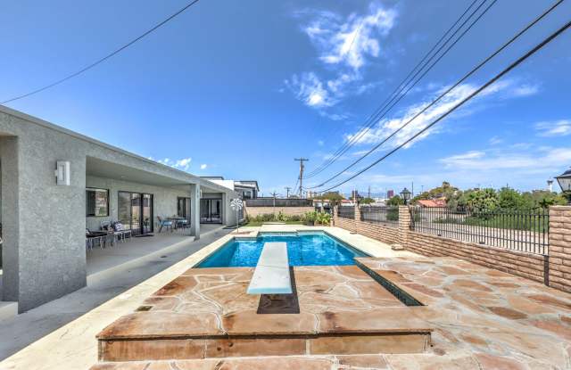 Single story with pool and RV parking for rent Las Vegas NV. Gallery 3