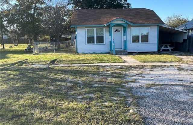 912 N Rife Street photos photos