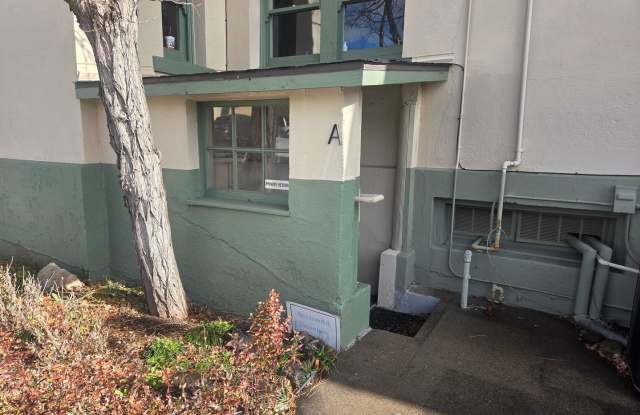 Move in Special: $300.00 Off First Month's Rent photos photos