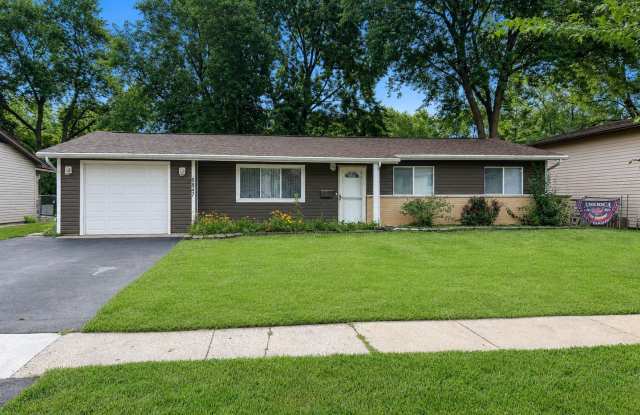 6847 Hawthorne Lane Gallery 1