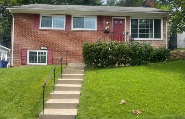 PARKWOOD SUBDIVISION, REFINISHED HARDWOOD FLOOR, 3 BEDROOMS ON MAIN LELVE, FINISHED BASEMENT photos photos
