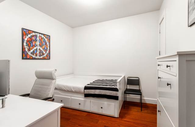 123 Baxter Street Gallery 4