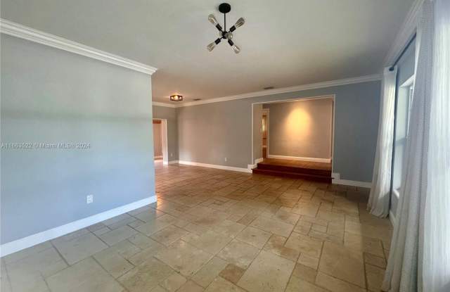 8945 SW 125th Ter - 8945 Southwest 125th Terrace, Kendall, FL 33176