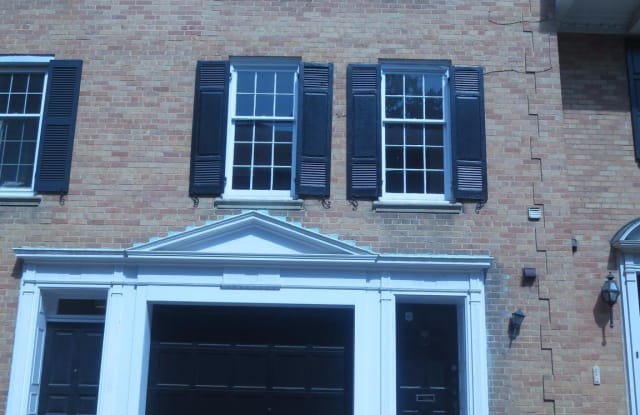 2535 QUEEN ANNES LANE NW - 2535 Queen Annes Lane Northwest, Washington, DC 20037