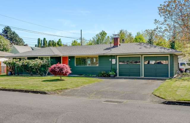 Charming 3 bed, 1.5 bath rental home in Milwaukie! photos photos