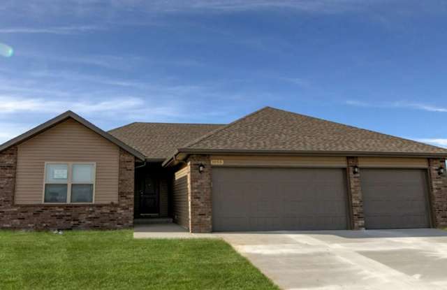 Beautiful 4 Bedroom Home in Monte Cristo Gallery 1