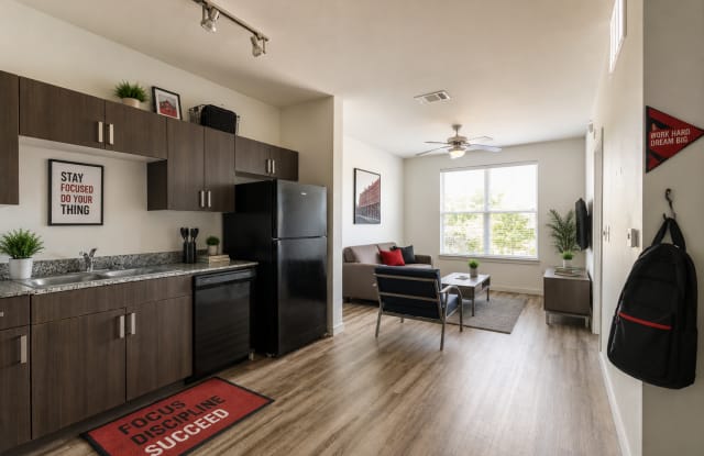 Hawks Landing Apartments - Co-Living Gallery 2