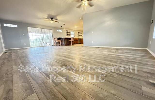 4879 N Monterey Dr photos photos