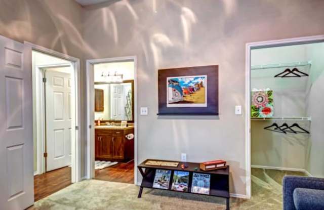 6639 Brodie Ln Gallery 3