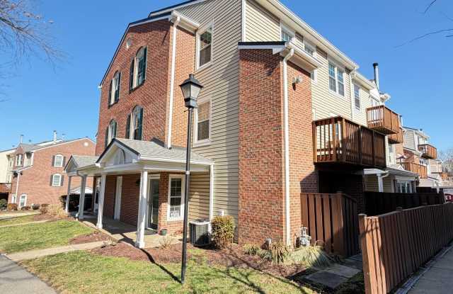 4165 CHURCHMAN Way - 4165 Churchman Way, Lake Ridge, VA 22192