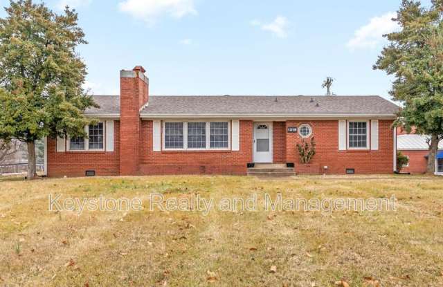 1319 Fort Campbell Blvd photos photos