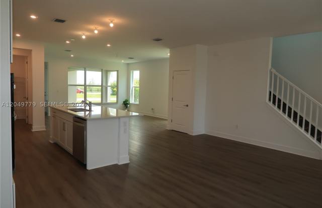 881 SW Bushel Trl Gallery 3