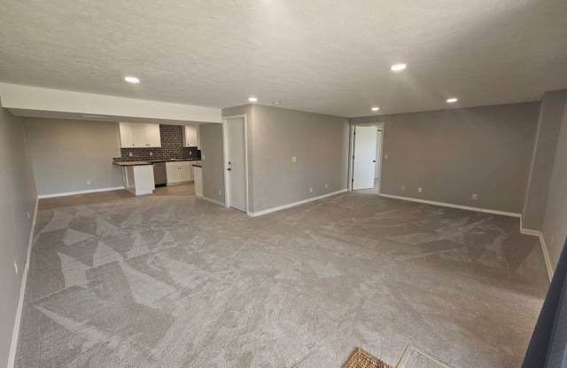 Fully Remodeled Daylight Basement + Utilities! photos photos