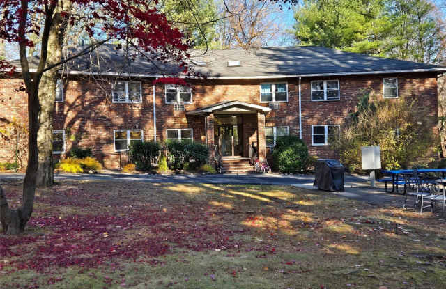119 W Crooked Hill Road - 119 West Crooked Hill Road, Pearl River, NY 10965
