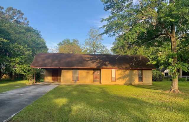 3 Bedroom/2 Bath Home located in North Lowndes photos photos