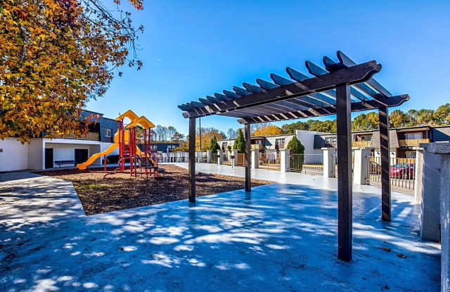 Park at Glenwood Gallery 4