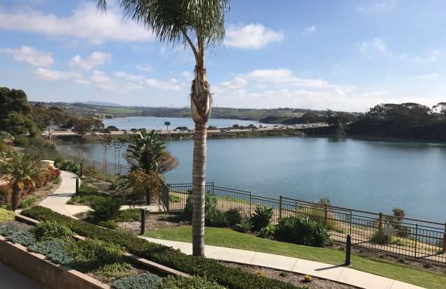 Major Ocean  Lagoon Views from this Beautiful 2 Master Bedroom + Den Ocean Pointe Condo! Gallery 4